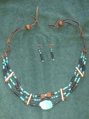 Native American Style Turquoise Beaded Necklace with Matching Earrings